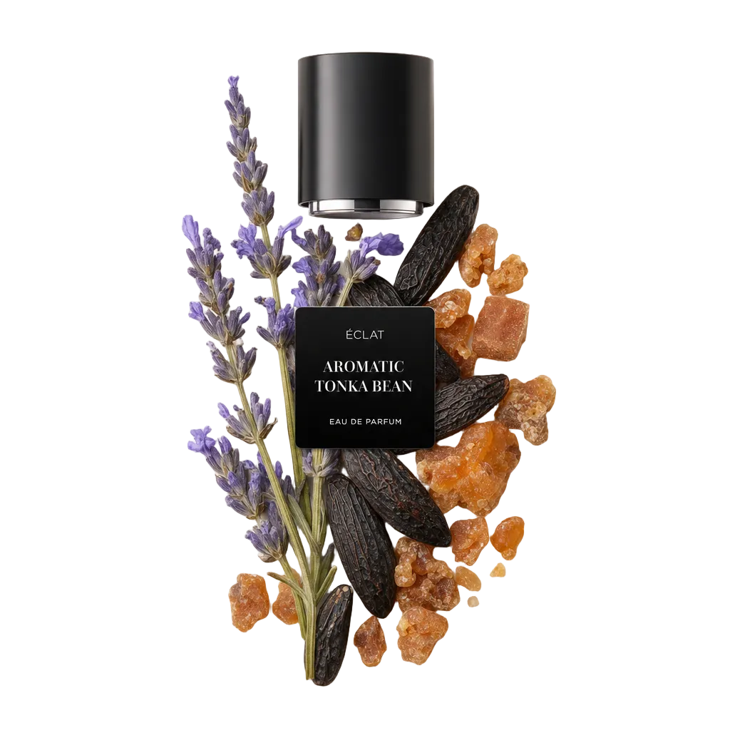 Ein künstlerisches Arrangement aus Lavendelzweigen, Tonkabohnen und Bernsteinharzstücken mit einer schwarzen Kappe, die das Etikett ÉCLAT Aromatic Tonka Bean trägt.