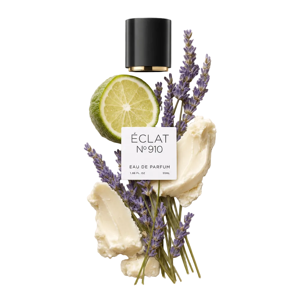 Ein Arrangement aus frischen Lavendelzweigen, einer geschnittenen Limette und weicher Creme neben der originalen schwarzen Kappe mit ÉCLAT Etikett.